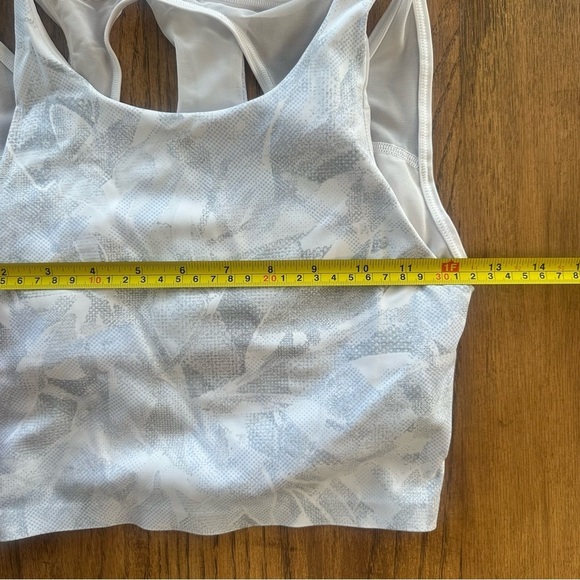 Lululemon Double Lined Tank Bra Size 4 White Multi Mesh Sporty Athletic Top - Picture 4 of 8